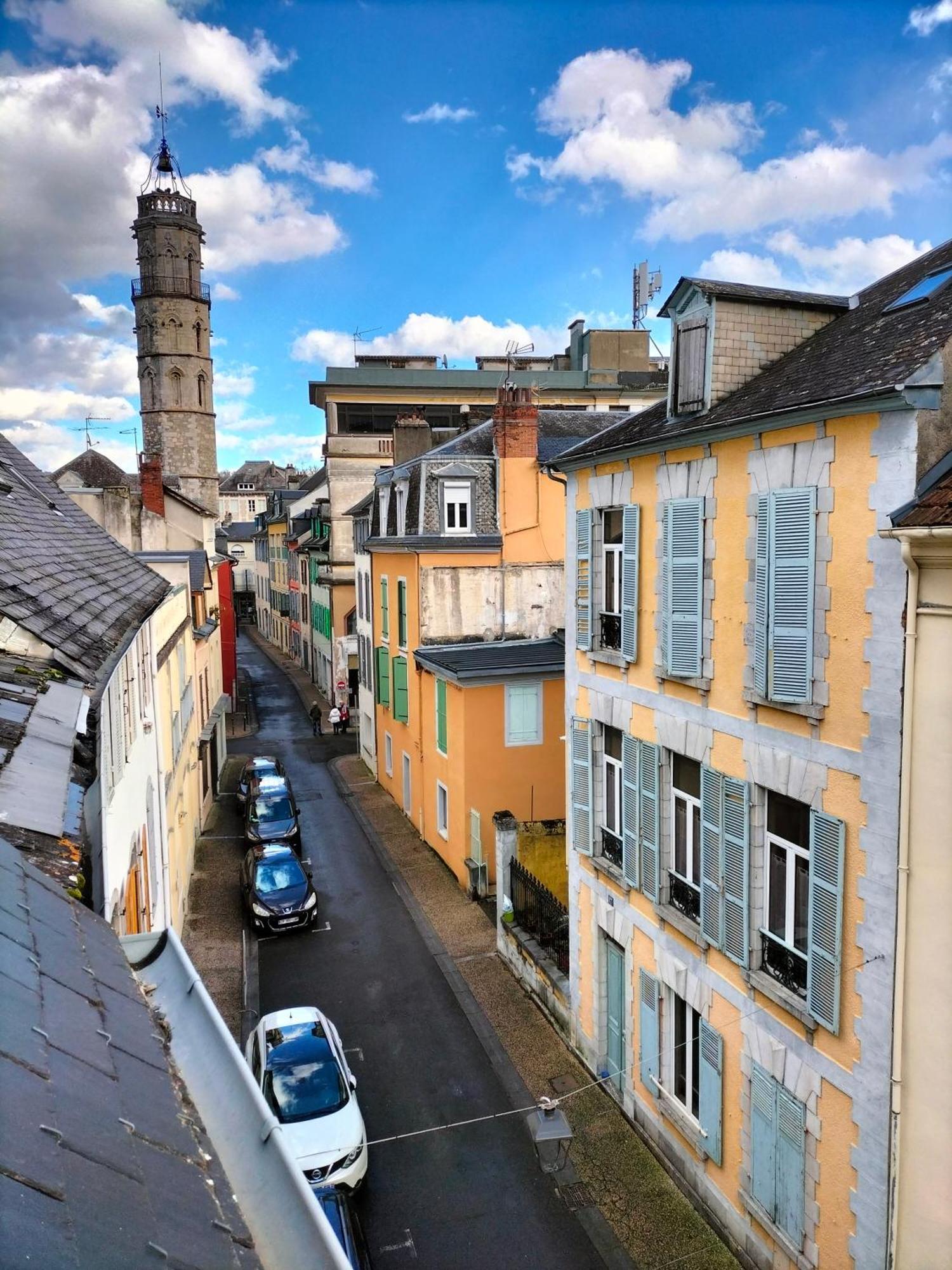 Coeur de ville, loft 3 étoiles lumineux au pied des Pyrénées Bagnères-de-Bigorre Exterior foto